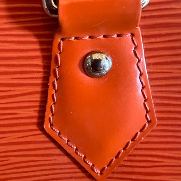 🧡🧡Louis Vuitton Alma Pm Epi Leather with crossbody strap 🧡🧡 - Picture 5 of 11